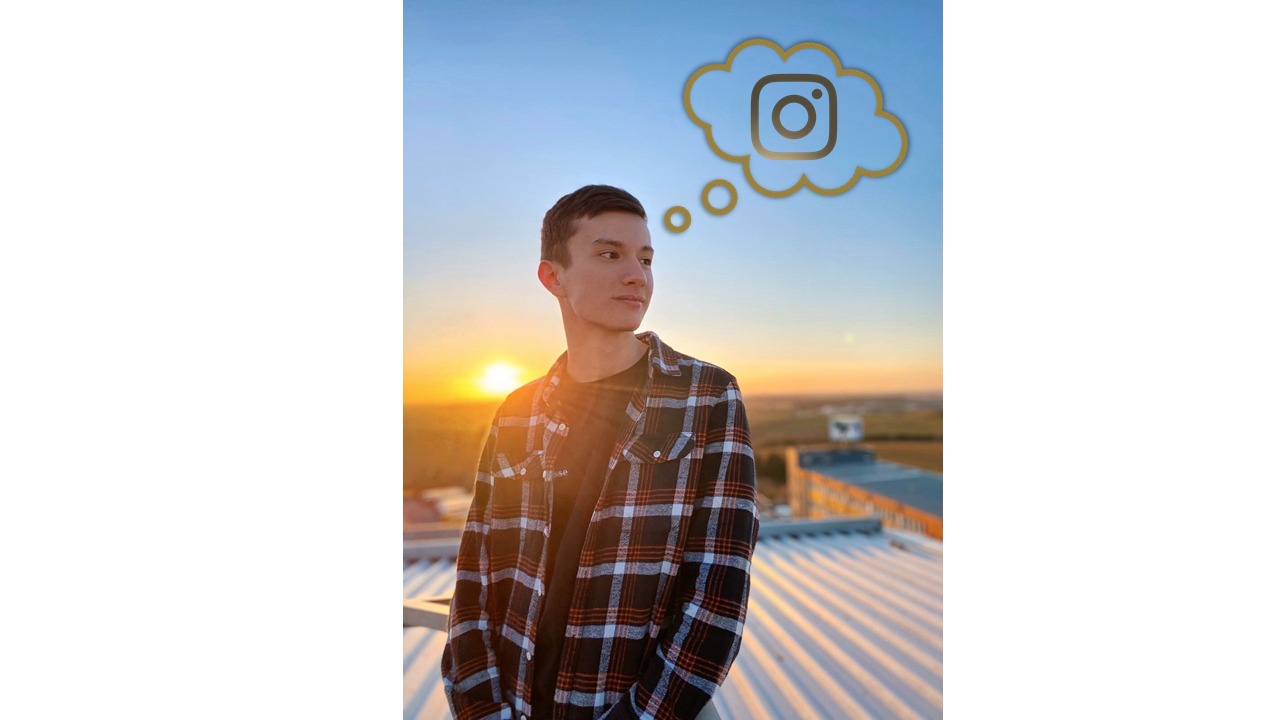 Unser Dualer Student Noah mit einer Denkblase, in der das Instagram-Logo zu sehen ist.